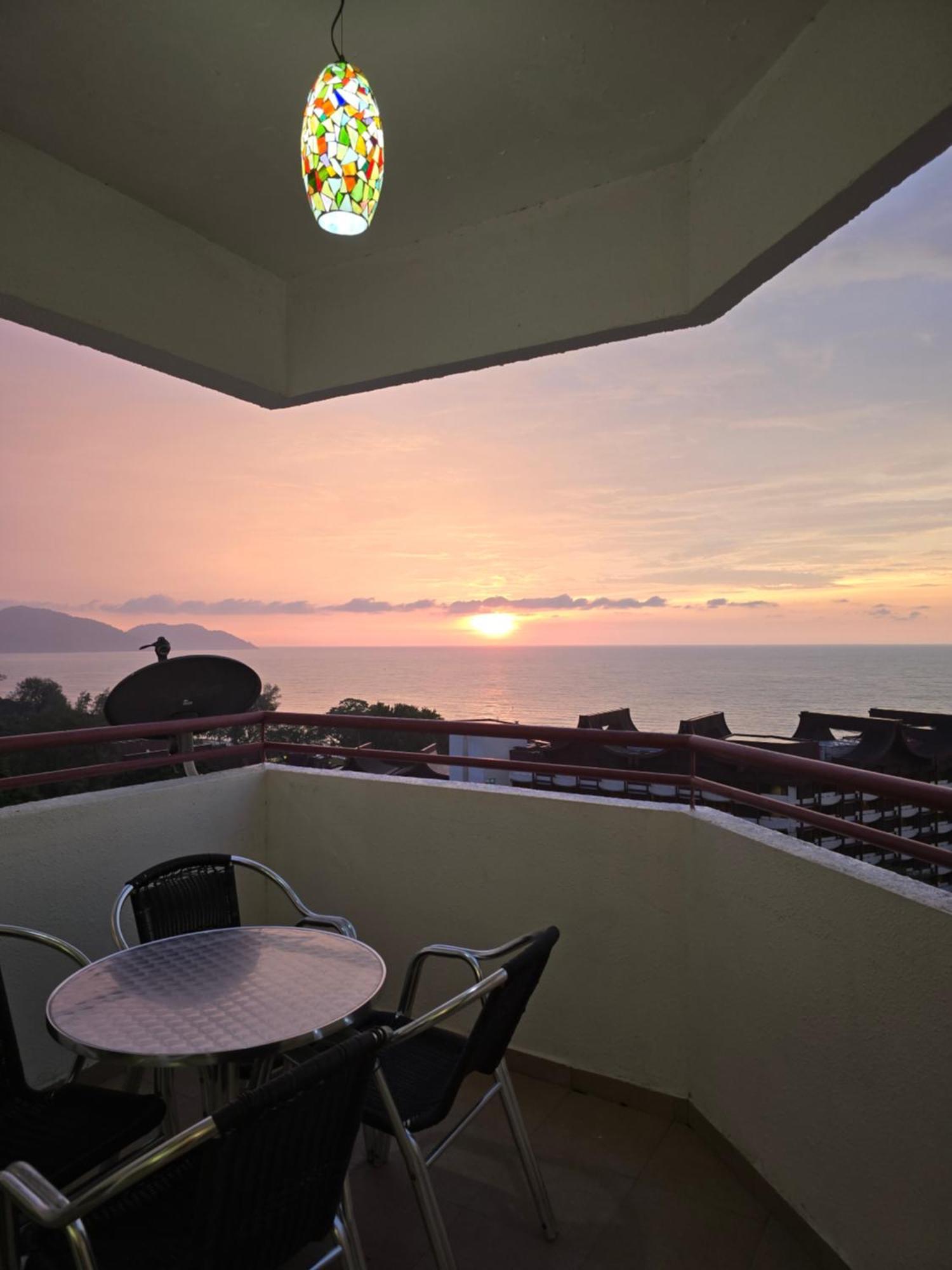 Green Ocean Seaview Apartment 바투 페링기 외부 사진